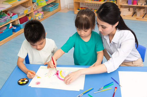 男生到重慶幼兒師范學(xué)校學(xué)習(xí)有優(yōu)勢(shì)嗎？