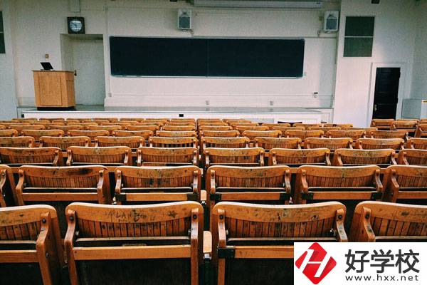 湖南醫(yī)藥中專學(xué)校主要專業(yè)有哪些？就業(yè)優(yōu)勢有哪些？