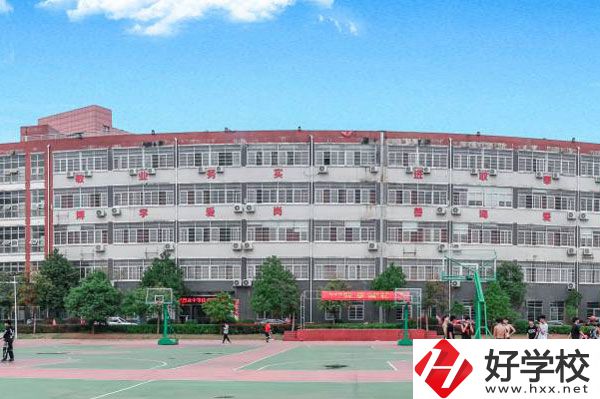長沙中部鐵路航空中等職業(yè)學(xué)校怎么樣？專業(yè)有哪些？