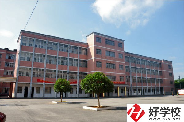 寧鄉(xiāng)市瀟湘職業(yè)中專(zhuān)學(xué)校有什么特色專(zhuān)業(yè)？