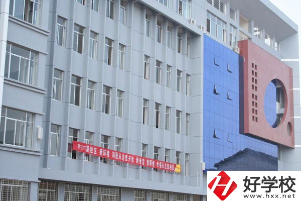 張家界有沒(méi)有招往屆生、插班生、轉(zhuǎn)學(xué)生的職校？
