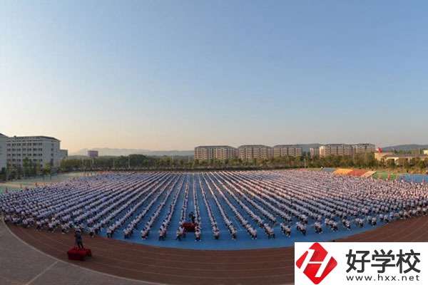 岳陽市湘北女子職業(yè)學(xué)校運(yùn)動(dòng)場