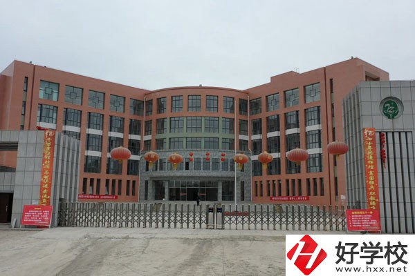 花垣縣職業(yè)高級中學(xué)辦學(xué)條件好不好？有哪些特色？