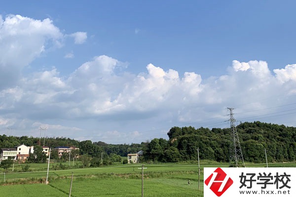 婁底市工貿(mào)職業(yè)中專學(xué)校有哪些專業(yè)？就業(yè)前景怎么樣？