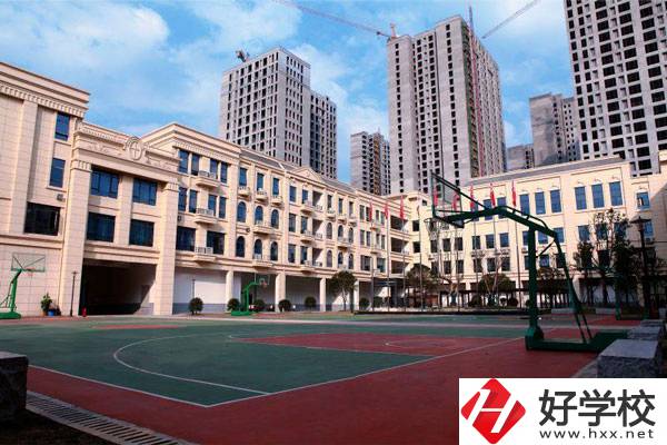長沙湘麓醫(yī)藥中專學(xué)校怎么樣？師資力量如何？