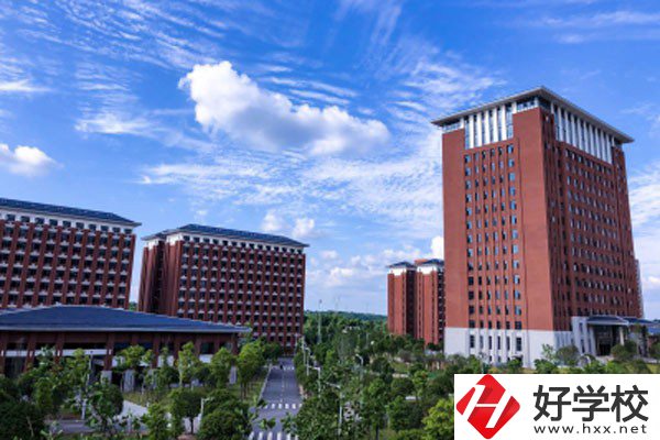 湖南可以學(xué)舞蹈類專業(yè)的職校有哪些？學(xué)費貴不貴？