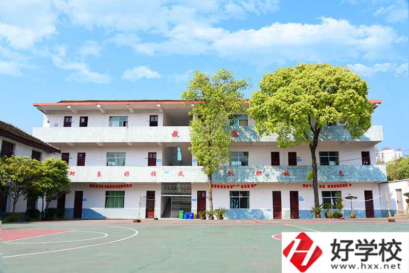 懷化市新華職業(yè)學(xué)校好不好？從這三點判斷