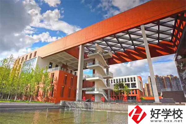 湖南工貿(mào)技師學(xué)院辦學(xué)條件怎么樣？設(shè)施設(shè)備好不好？