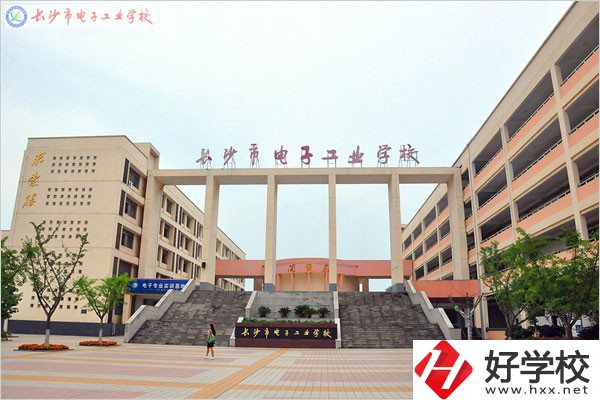 長沙學(xué)費(fèi)便宜的中專有哪些？有什么招生專業(yè)？