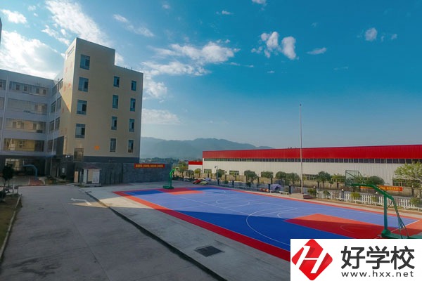 茶陵職業(yè)中等專業(yè)學(xué)校辦學(xué)條件如何？有什么辦學(xué)成果？