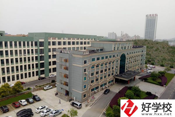婁底技校的收費(fèi)是多少？有補(bǔ)貼政策嗎？