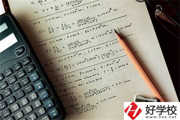在湖南選職校要不要看招生簡章？有什么內(nèi)容？