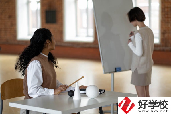 湖南省商業(yè)職業(yè)中等專業(yè)學校怎么樣？宿舍怎么樣？