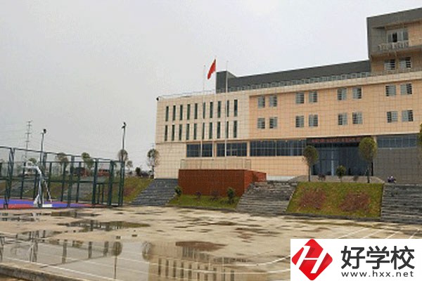 婁底環(huán)宇中職學(xué)校怎么樣？有什么辦學(xué)特色？