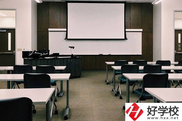吉首大學師范學院怎么樣？環(huán)境好不好？