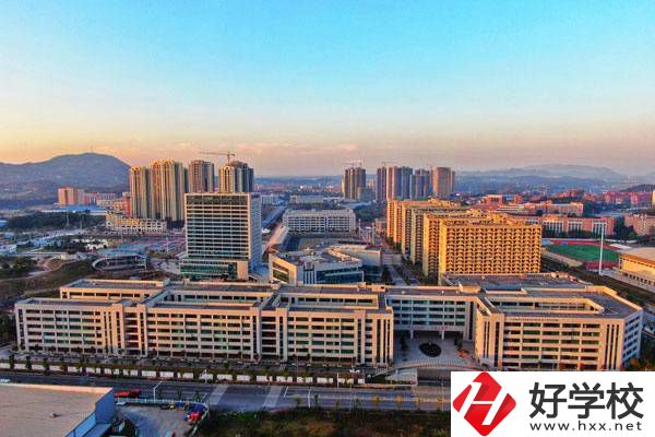 長沙學(xué)外語讀什么職校好？有什么辦學(xué)優(yōu)勢？