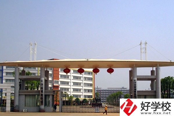 長沙市賀龍體育運動學(xué)校有哪些招生專業(yè)？