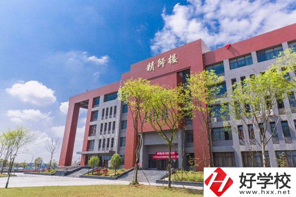 長沙職業(yè)技術學院（中職部）有哪些特色專業(yè)？