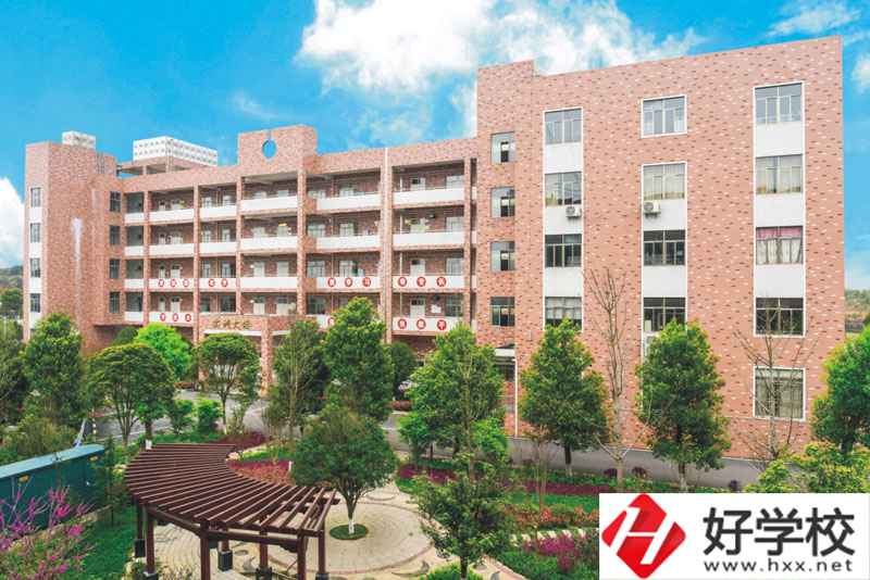 武岡市職業(yè)中專學校有哪些辦學優(yōu)勢？
