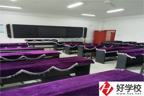 湘中幼兒師范高等?？茖W(xué)校實(shí)訓(xùn)室
