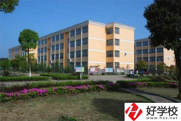 岳陽平江共有幾所中專？學(xué)校辦學(xué)有特色嗎？