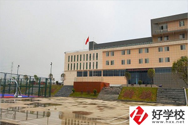 婁底市環(huán)宇中等職業(yè)技術(shù)學(xué)校有哪些辦學(xué)特色？