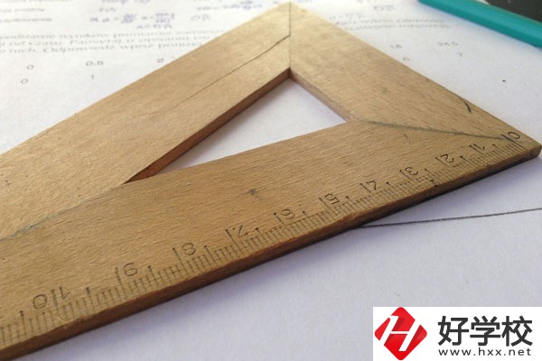 懷化市工業(yè)中等專(zhuān)業(yè)學(xué)校好不好？宿舍怎么樣？