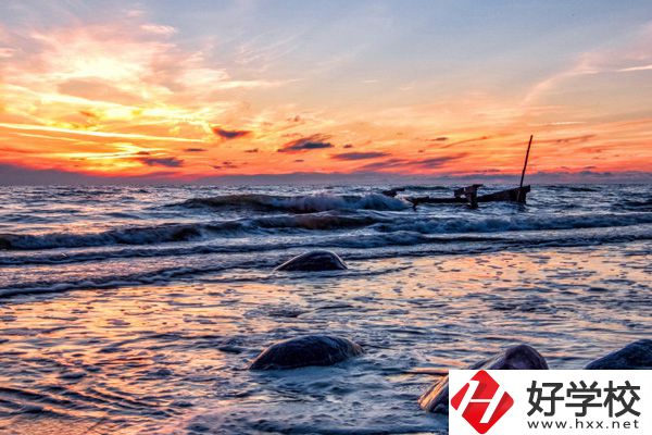 如何報名湖南護理學校？學費是多少？