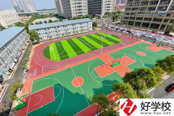 湖南托雅技工學(xué)校運(yùn)動場