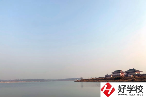 張家界汽修技校實(shí)力如何？學(xué)校生活環(huán)境怎么樣？