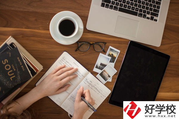 衡陽(yáng)市鐵路運(yùn)輸職業(yè)學(xué)校好不好？宿舍怎么樣？