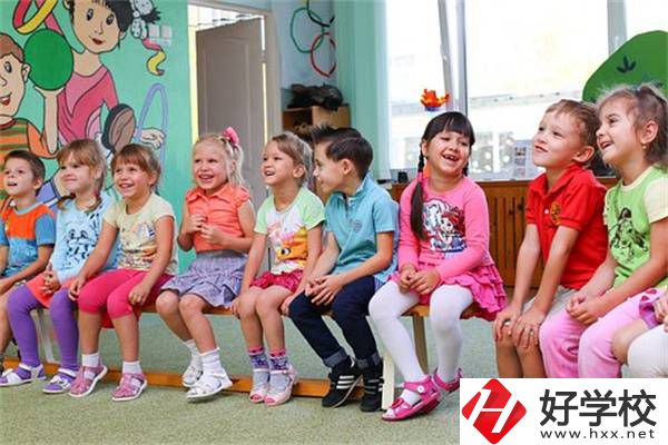 在湖南想當(dāng)老師可以學(xué)哪些專業(yè)？需要考證嗎？