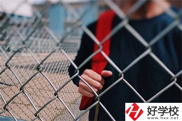 在湖南讀高中和讀職高有什么不同？職高生有什么優(yōu)勢(shì)？