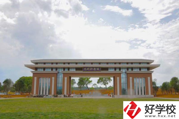 郴州哪所中專有護(hù)理專業(yè)？護(hù)理專業(yè)畢業(yè)好就業(yè)嗎？