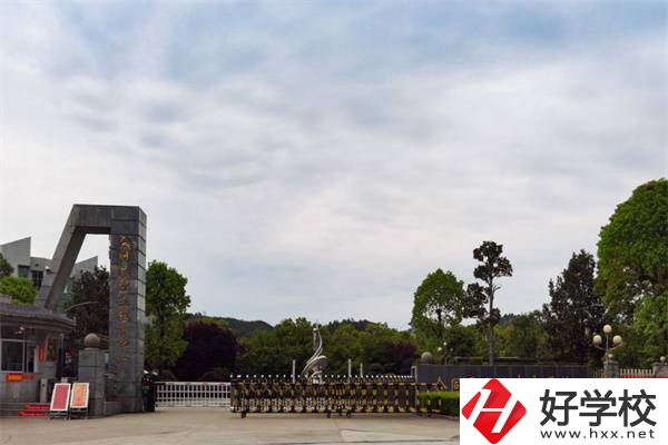 懷化分?jǐn)?shù)低可以讀的公辦中專有哪些？專業(yè)好就業(yè)嗎？