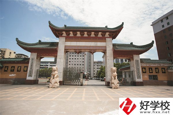 衡陽(yáng)市信息網(wǎng)絡(luò)工程學(xué)校是公辦還是民辦？學(xué)費(fèi)是多少？