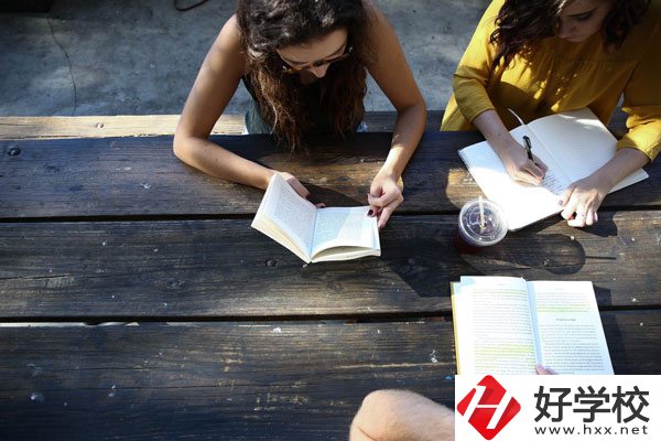 在懷化有什么職?？梢詫W習幼師？好不好？