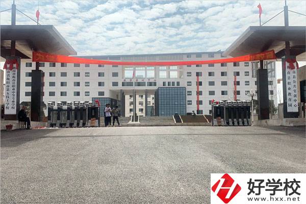 想在衡陽(yáng)學(xué)計(jì)算機(jī)平面設(shè)計(jì)專業(yè)，這所學(xué)校你一定要看！