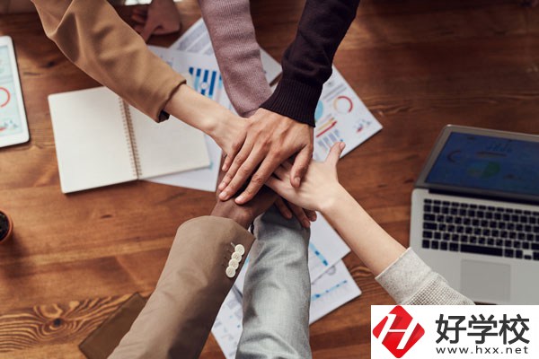在長沙讀技校學(xué)數(shù)控技術(shù)專業(yè)，就業(yè)前景怎么樣?