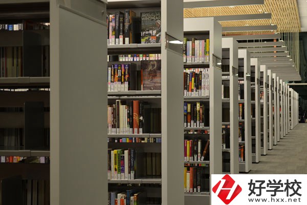 長沙鐵航職業(yè)中等技術(shù)學(xué)校有哪些專業(yè)？學(xué)費(fèi)貴不貴？