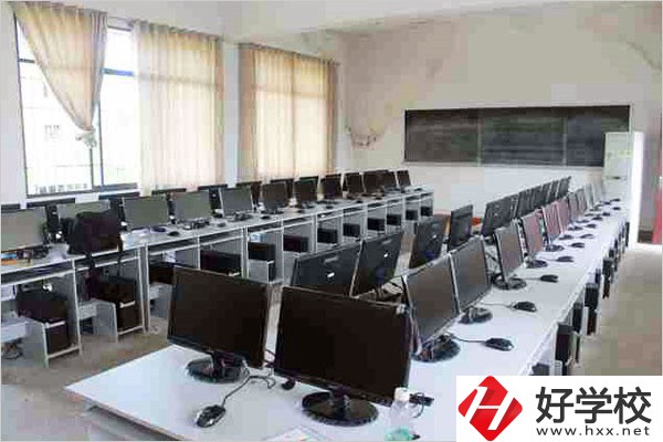 永州市第二技工學(xué)校是公辦還是民辦？辦學(xué)條件怎么樣？