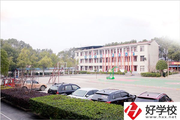臨湘市湘北職業(yè)技術(shù)學校怎么樣？