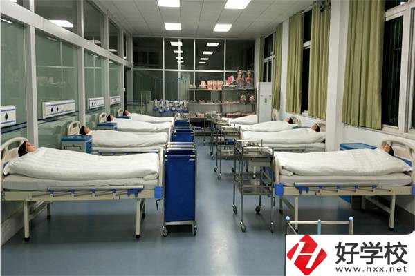 株洲鐵航衛(wèi)生中等職業(yè)技術學校實訓室