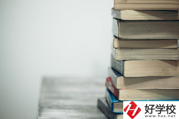 湖南耒陽(yáng)師范有什么專業(yè)？學(xué)費(fèi)貴不貴？