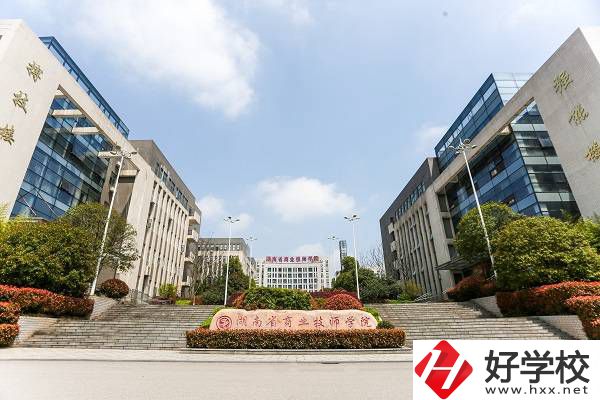 株洲比較好的廚師培訓(xùn)學(xué)校有哪些？烹飪專業(yè)好就業(yè)嗎？