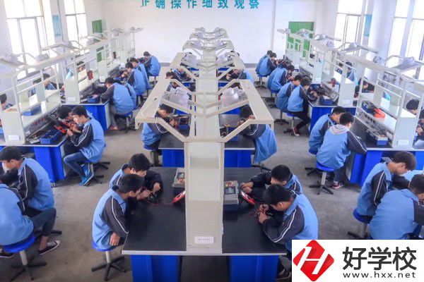 長沙學(xué)服裝設(shè)計(jì)可以去哪些中職？專業(yè)好就業(yè)嗎？