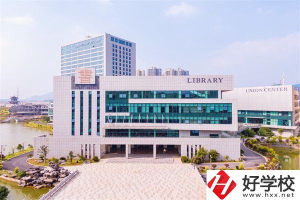 在湖南學(xué)外語可以讀什么職校？最新招生要求是什么？