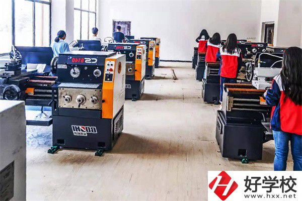 婁底新化有哪些中職學(xué)校？辦學(xué)條件最好的是哪所？