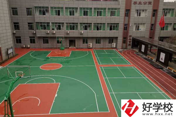 長沙康明職業(yè)中專學校環(huán)境怎么樣？有哪些專業(yè)？