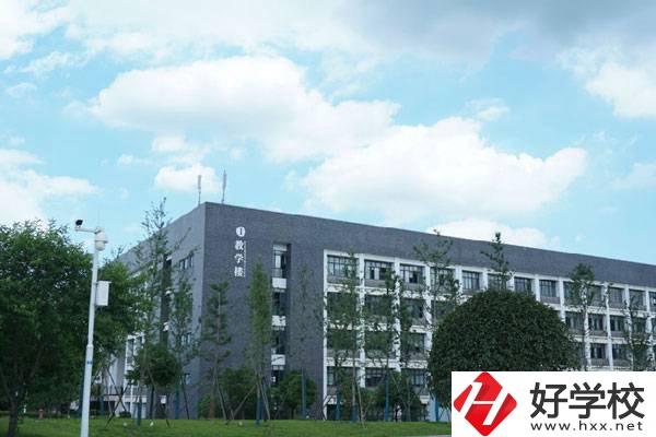 湘潭吉利汽車技術(shù)職校怎么樣？有哪些專業(yè)？